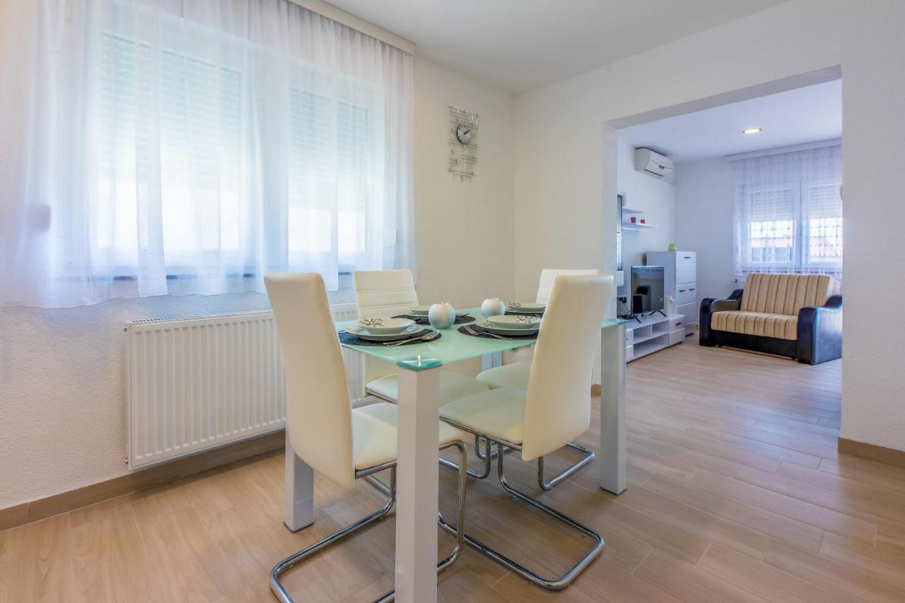 Apartments Cvetkovic Цриквениця Екстер'єр фото